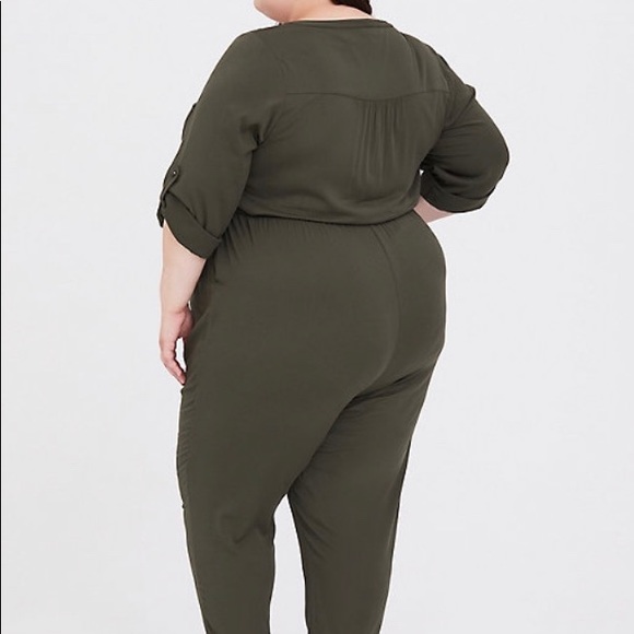 🕴Torrid Olive Zip Front Jumpsuit⭐️ - Picture 3 of 5
